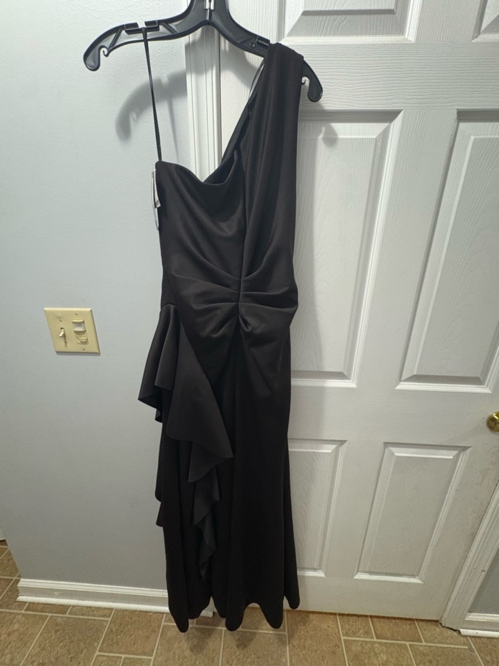 Xscape Flo Long Techno Scuba One Shoulder Ruffle Dress Black Size 10 NWT - Picture 4 of 6